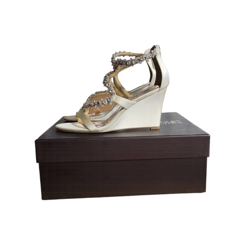 Badgley Mischka Womens Bennet Sandals White Satin Wedge Heels Rhinestone 7 New - Picture 8 of 9